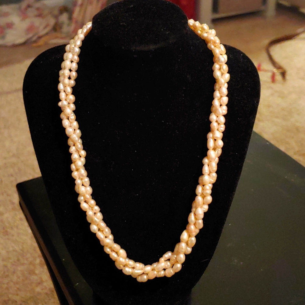 Neckless